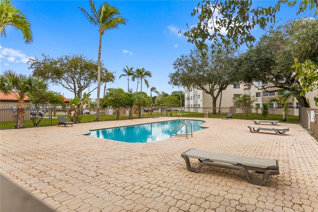 Foto del edificio - 6065 NW 186th St