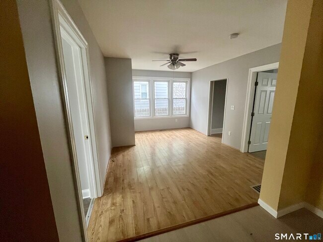 Foto del edificio - 98 Columbia St