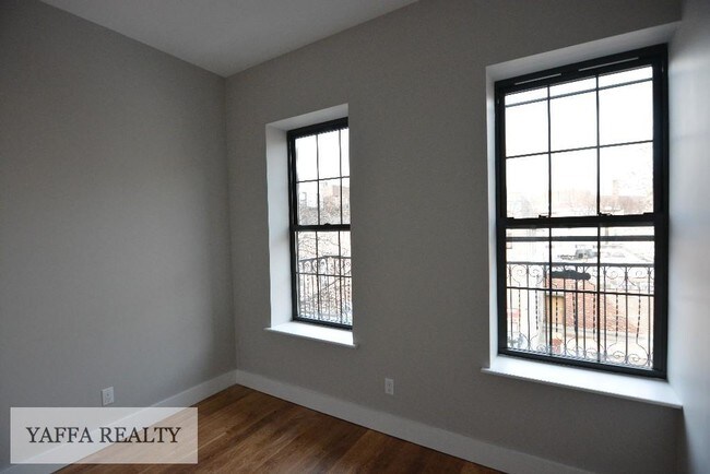 Building Photo - 2144 Cortelyou Rd
