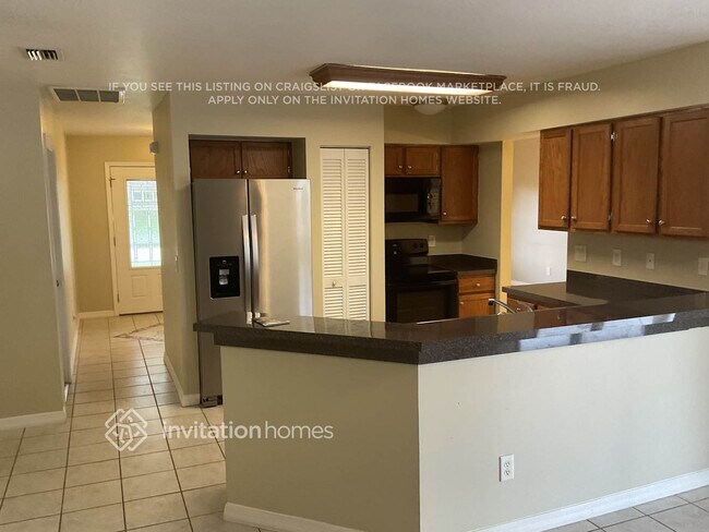 Foto del edificio - 1240 Sleepy Hollow Ln