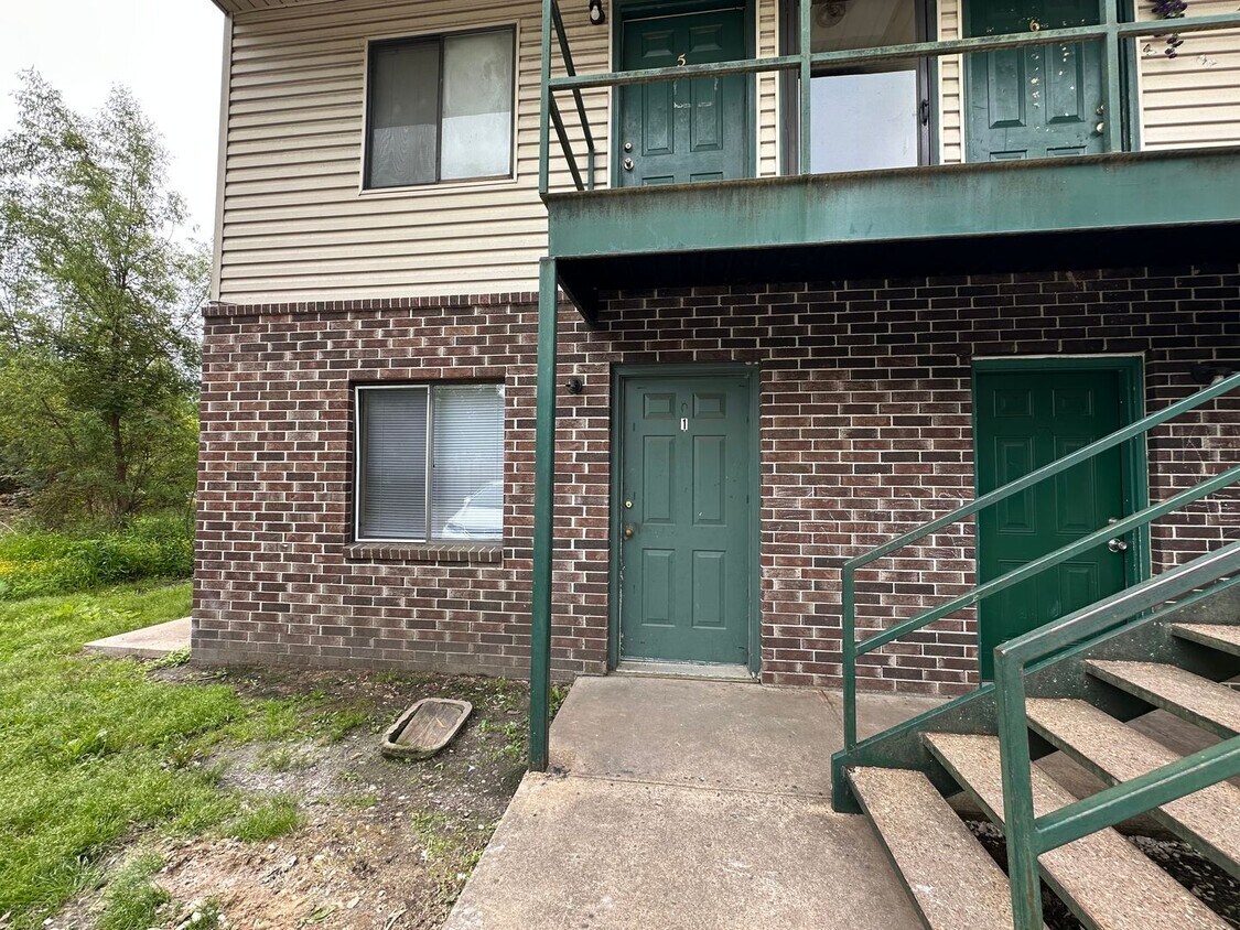 Foto principal - 1200 East E Street