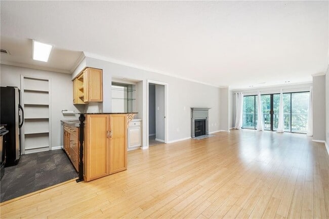Building Photo - 4303 Pine Heights Dr NE