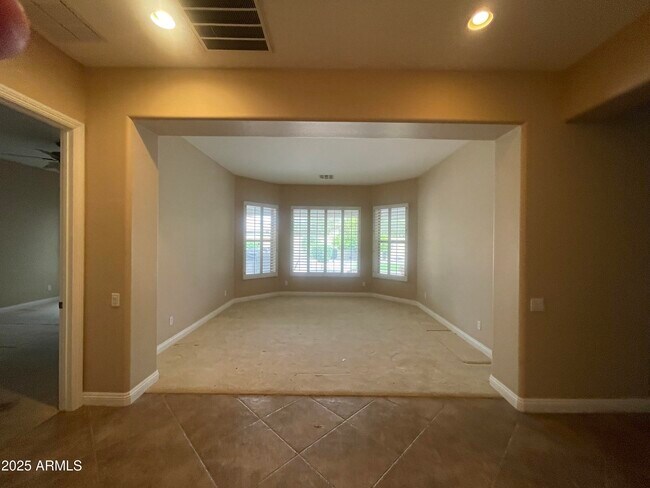Foto del edificio - 5518 W Yearling Rd