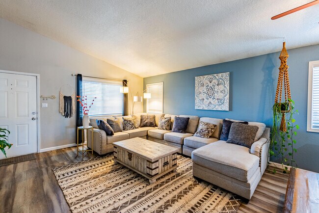 Foto del edificio - 4420 Loren Ave NW