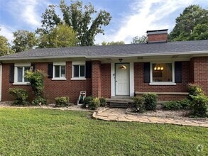 Building Photo - 723 Highland Way