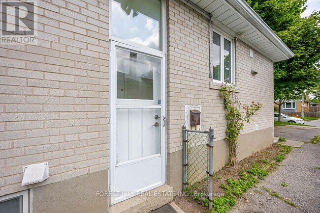 Building Photo - 63 Burcher Rd