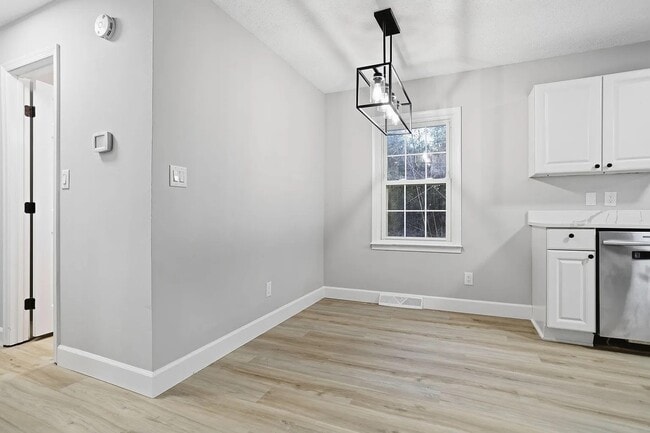 Building Photo - 1707 Bateman Bridge Rd