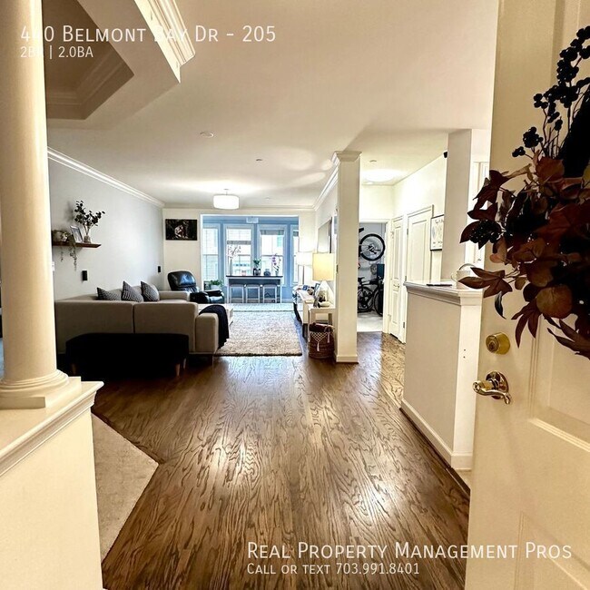 Foto del edificio - 2 Bedroom Condo next to VRE and I-95!