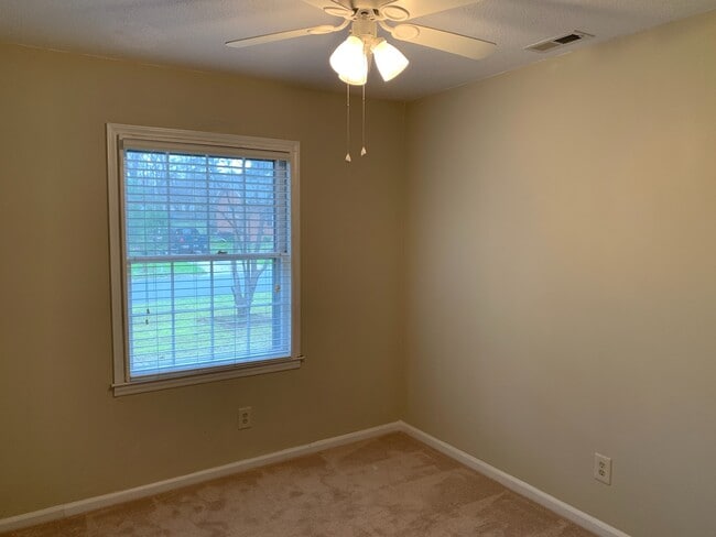 Building Photo - Matthews Ranch Home