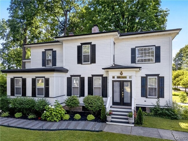 Building Photo - 312 Elm St