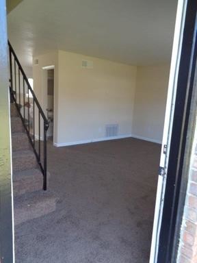 Carpet Living room - 661 Sherwood Dr
