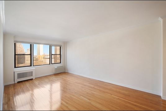 Primary Photo - 210 E 68th St