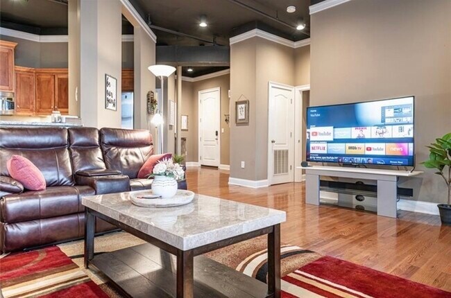 Foto del edificio - Downtown Anderson's Most Premier Living Ex...