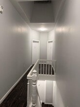 Building Photo - 906 Summit Ave