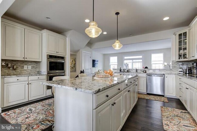 Building Photo - 8540 Fortrose Dr
