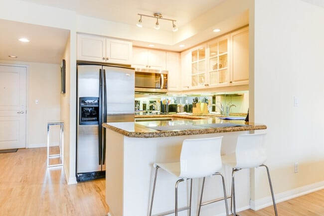 Photo du bâtiment - 214 Adelaide St W