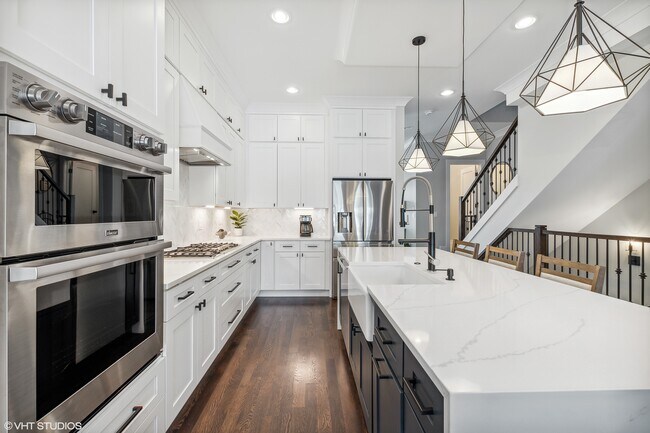 Foto del edificio - 5334 W Leland Ave