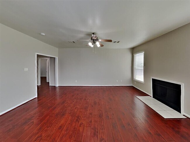 Building Photo - 5615 Bear Paw Cir