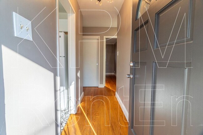Foto del edificio - 615 Garner Ln