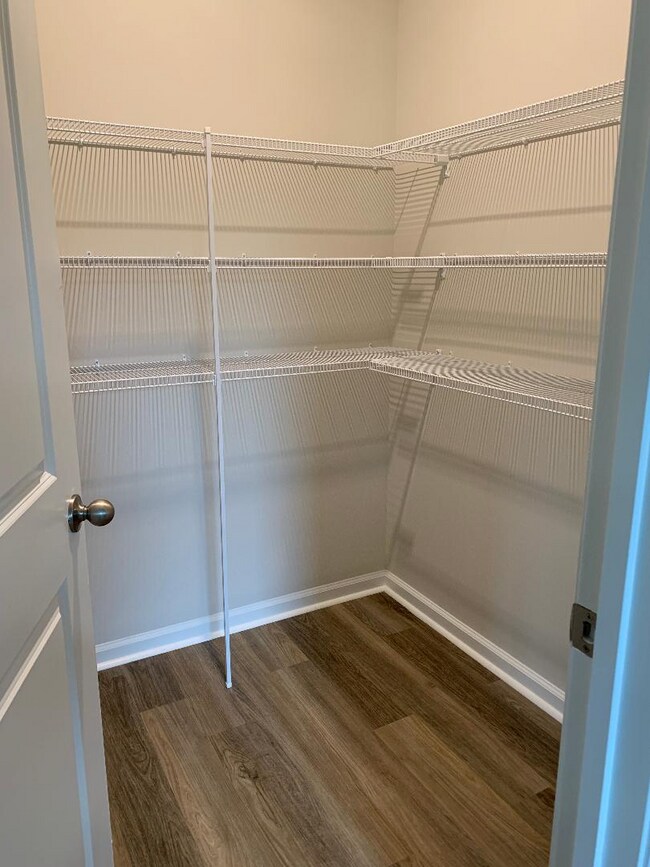 Foto del edificio - New 4-Bedroom, 2.5-Bath