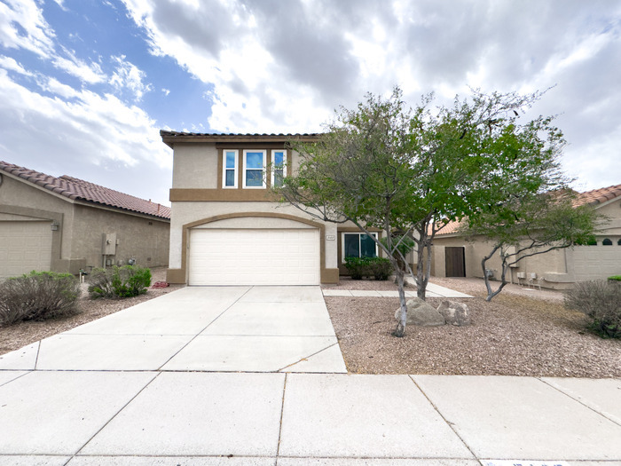 Foto principal - 4Bed/2.5Bath House in Cave Creek! $399 MOV...