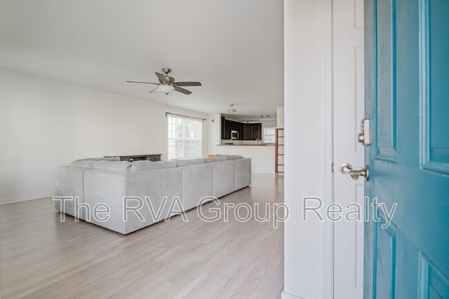 Foto del edificio - 1608 Chestnut Pk Ln