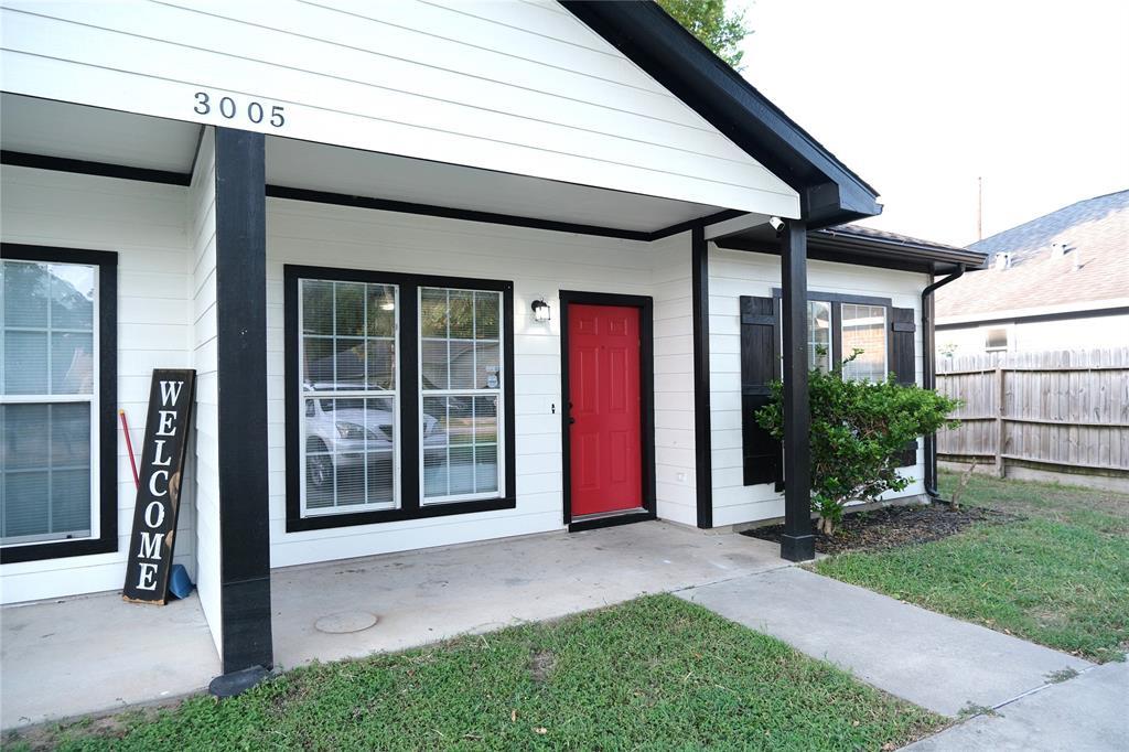 Primary Photo - 3005 Bolt St