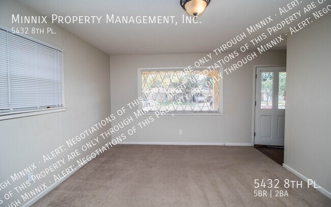 Foto del edificio - 5432 8th Place