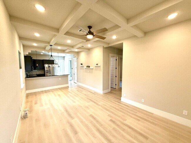 Foto del edificio - **APPLICATION RECEIVED** MUST SEE!!! 3 Bed...