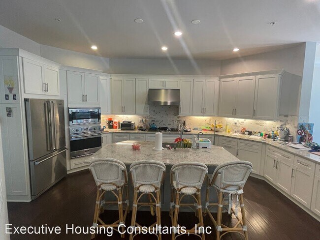 Building Photo - 5 br, 4.5 bath House - 5319 Camberley Ave