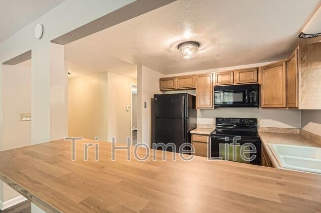 Photo - 4725 S Acoma St Apartment