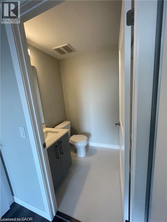 Building Photo - 15 Queen St S