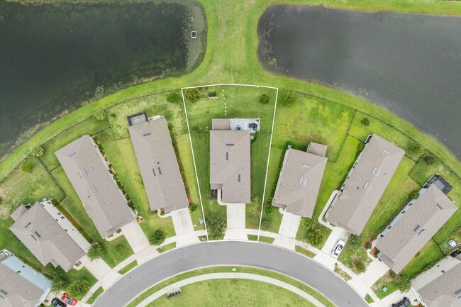 Building Photo - Beautiful Home