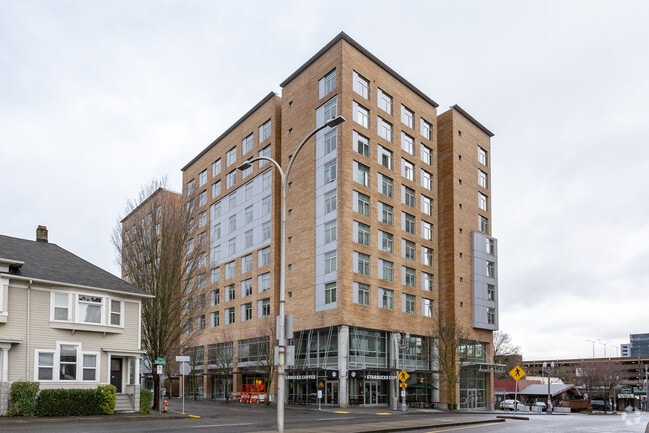 Building Photo - The Broadway