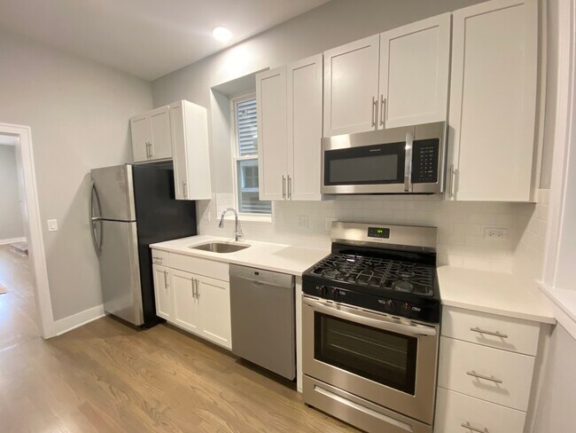 Foto del edificio - 3829 N Marshfield Ave