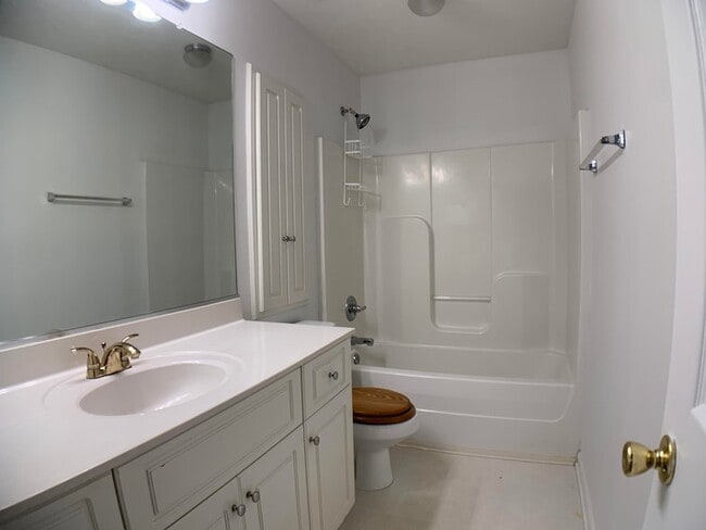 Building Photo - 622 Brook Trail