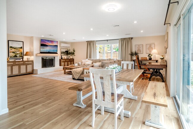 Foto del edificio - 3515 Indianbrook Dr