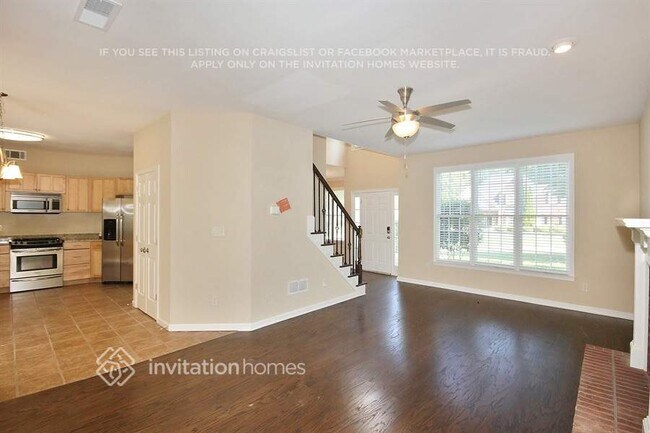 Foto del edificio - 4325 Briar Ridge Ln