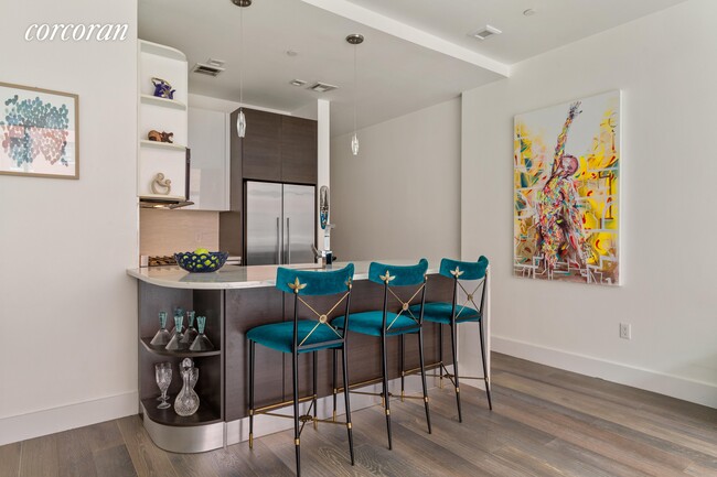 Foto del edificio - 1769 E 13th St
