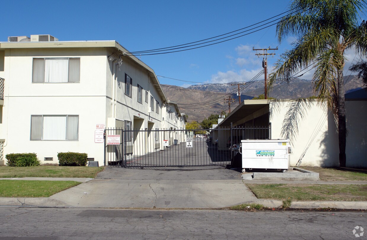 Foto del edificio - 3767-3791 Genevieve St