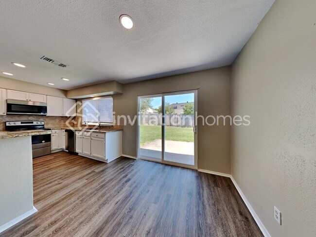 Foto del edificio - 4609 Southlook Dr