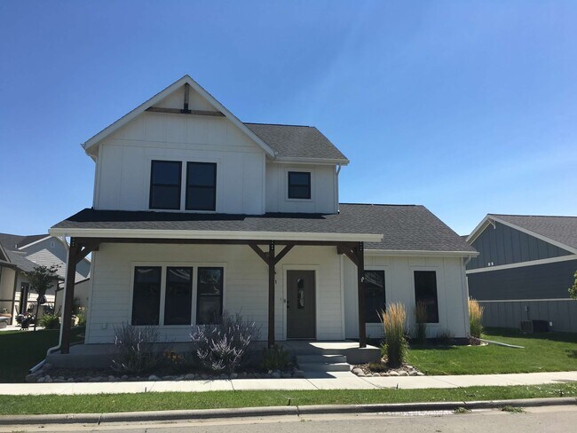 Frente - 1711 Lone Pine Dr