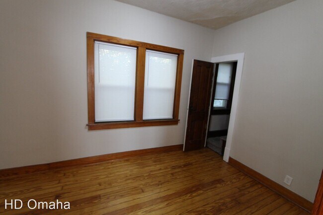 Building Photo - 3 br, 1 bath House - 2922 Oak St.