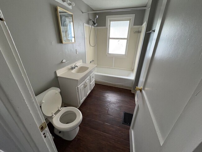 Foto del edificio - 461-463 South Wayne Avenue