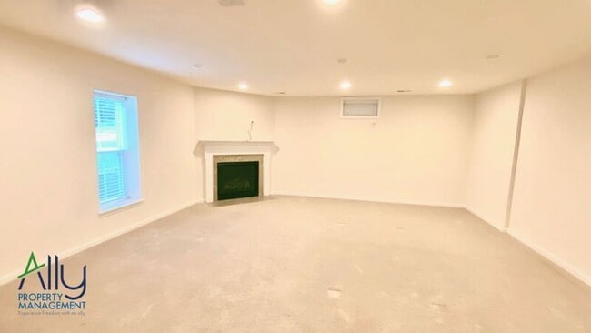 Building Photo - 2044 BethPage Ct
