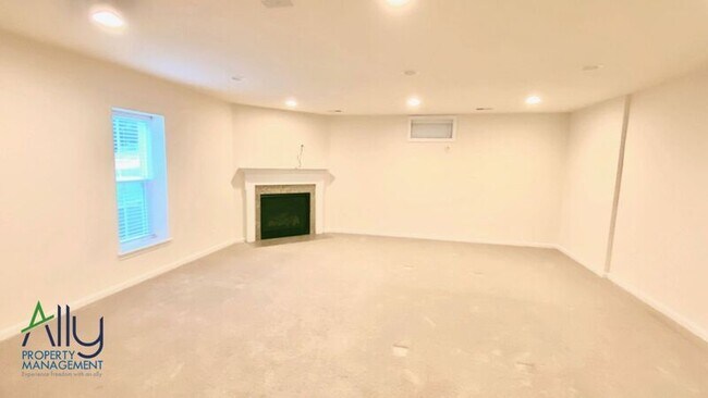 Foto del edificio - 2044 BethPage Ct