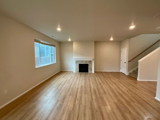 Building Photo - $500 Move-In Special! Beautiful 4 bedroom Home located in Sultan