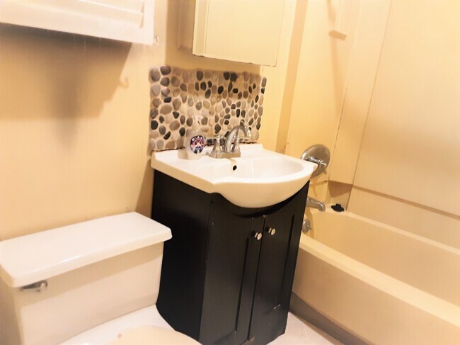 Foto del edificio - 2221 W 58th St