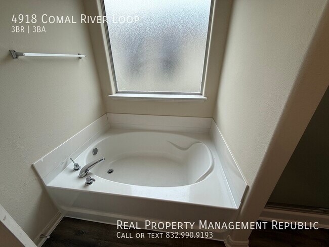 Foto del edificio - 4918 Comal River Loop