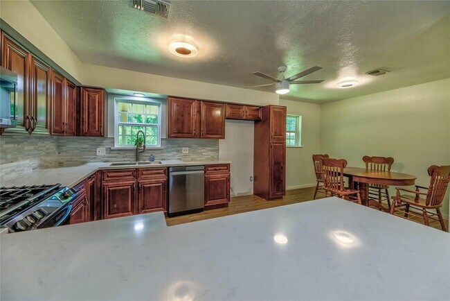 Foto del edificio - 3003 Paul Knox St